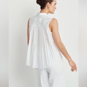NWT💥White Sleeveless elegant Button-Up Blouse, size medium.